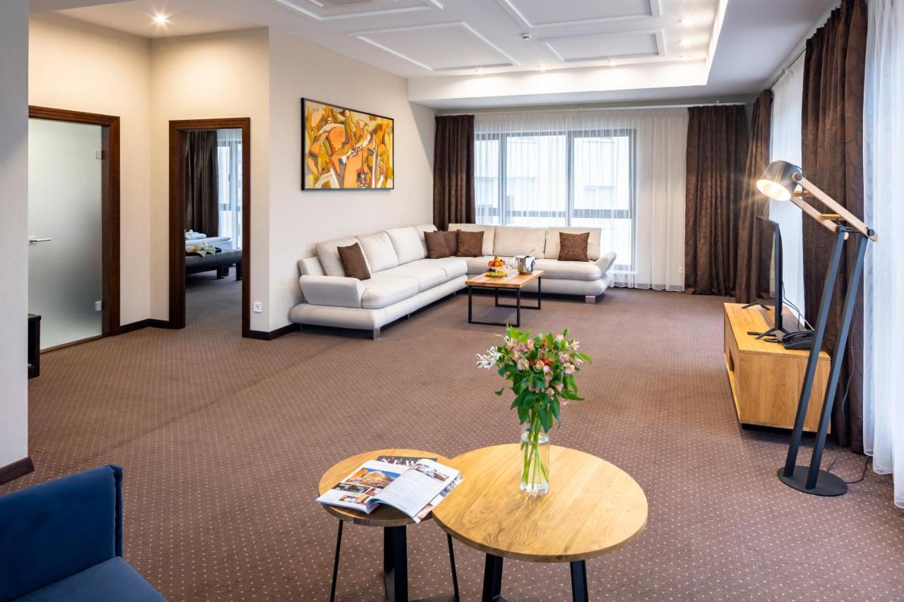 Taurus Hotel & Spa Lviv Extérieur photo
