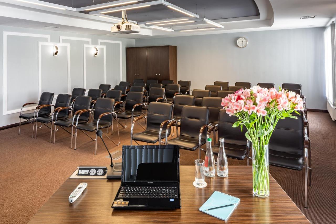 Taurus Hotel & Spa Lviv Extérieur photo
